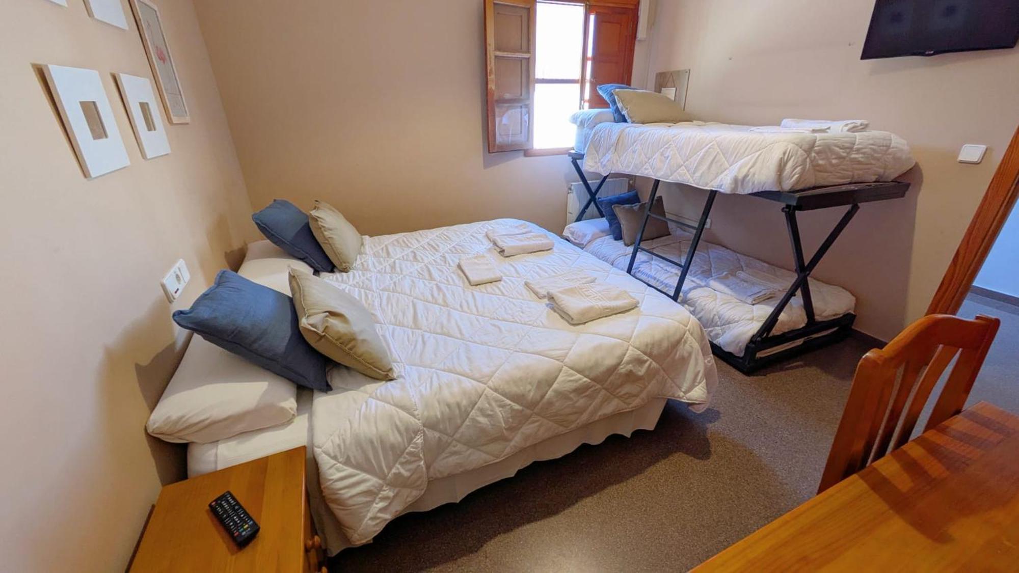 Hostal El Convent De מונקדה מראה חיצוני תמונה